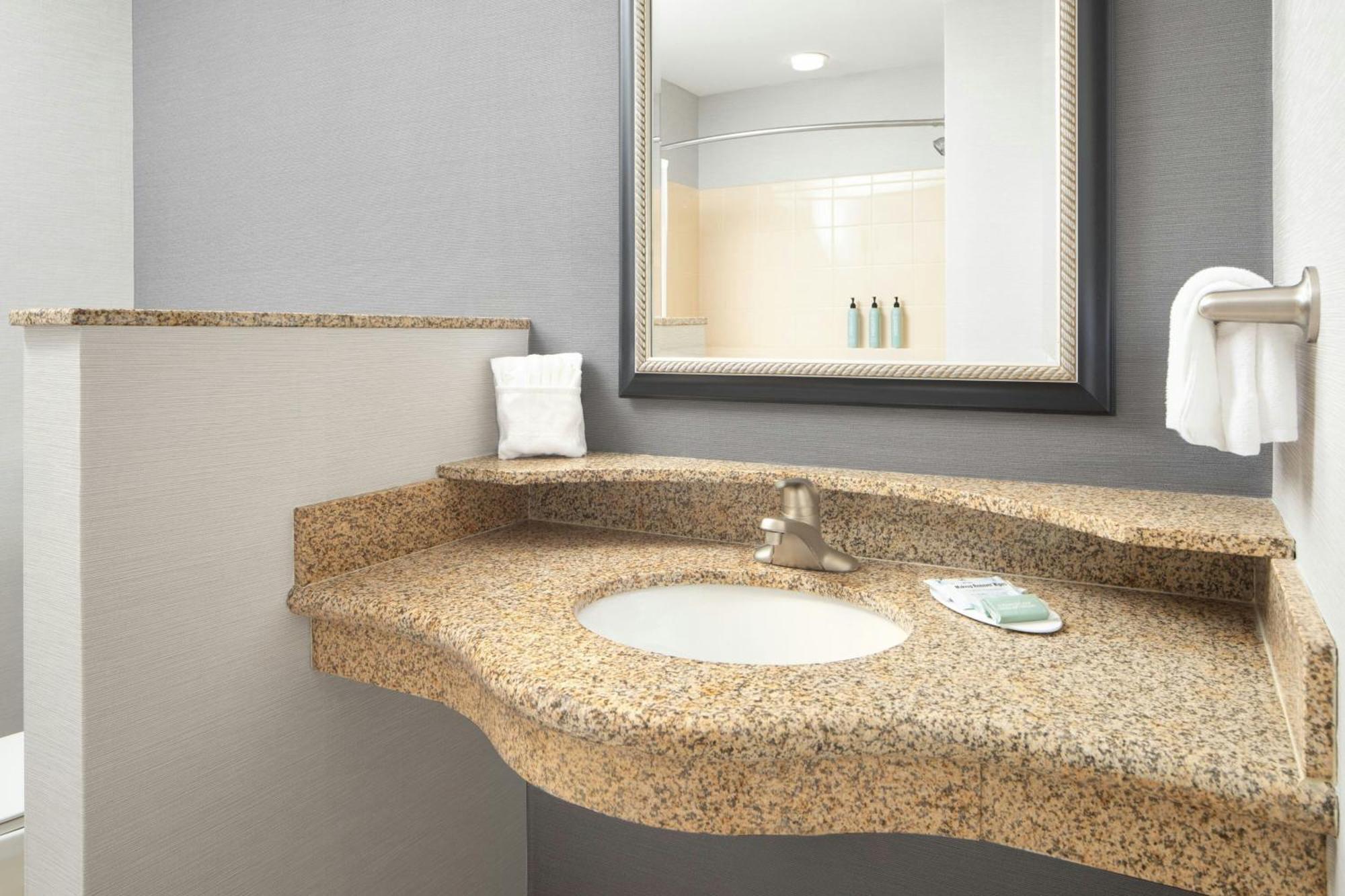 Courtyard By Marriott Knoxville Airport Alcoa Exterior foto